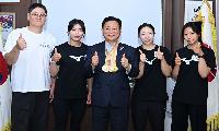 구리시, 전국 대회 종합우승 카누부에 포상금 전달